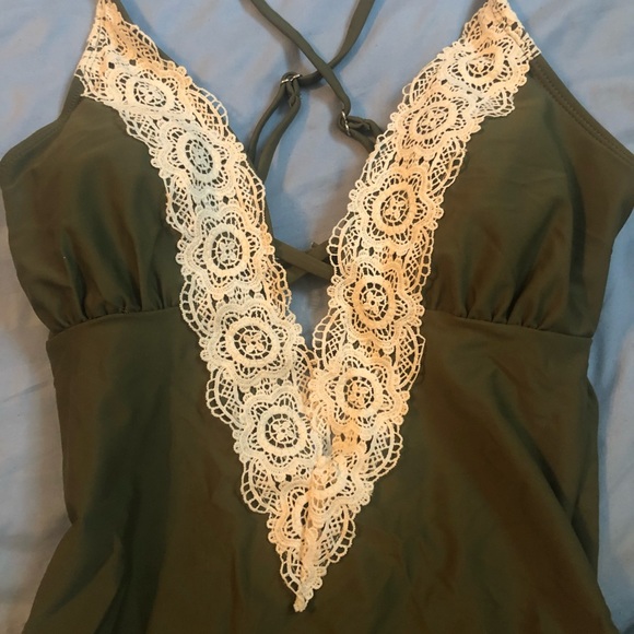 Cupshe olive green one-piece. Size M - Picture 3 of 6